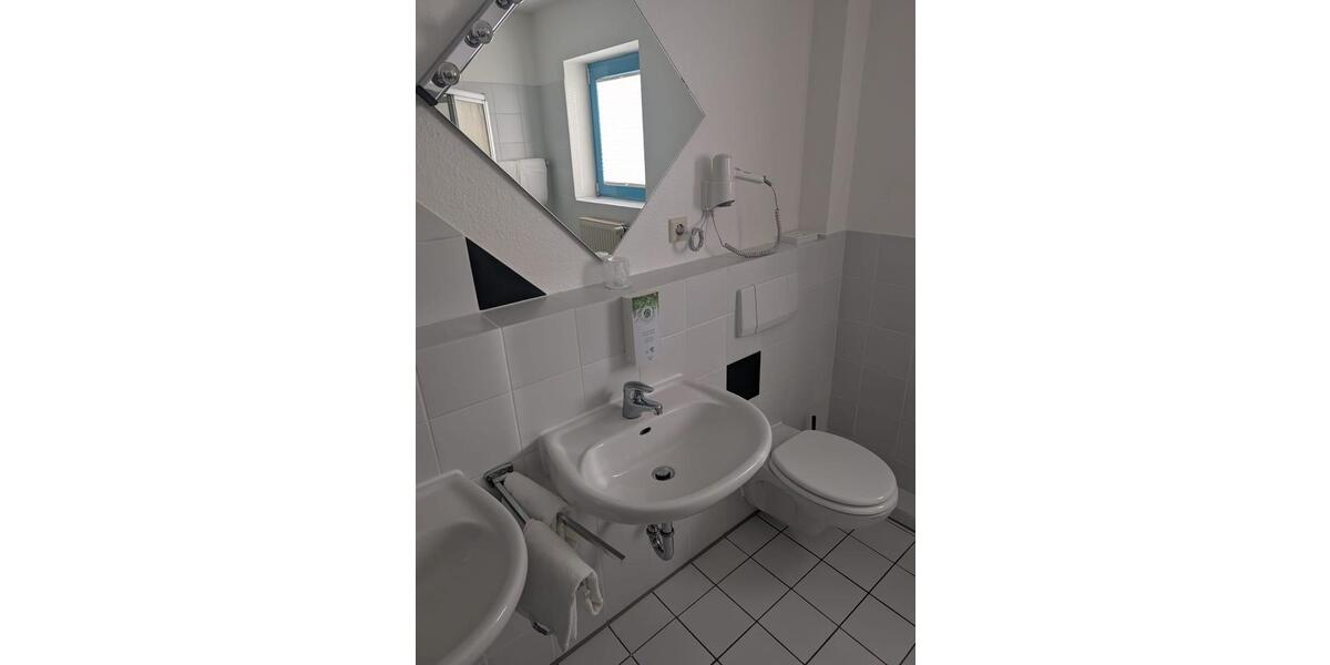 Etagenwohnung Lehrte - 2 Zimmer, 35 m&sup2;, 1.200&euro; | Angebot:26412742