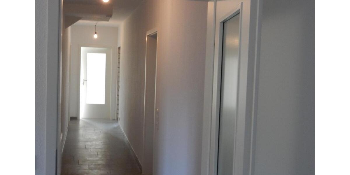 Einfamilienhaus Langenhagen - 8 Zimmer, 220 m&sup2;, 620.000&euro; | Angebot:27158453