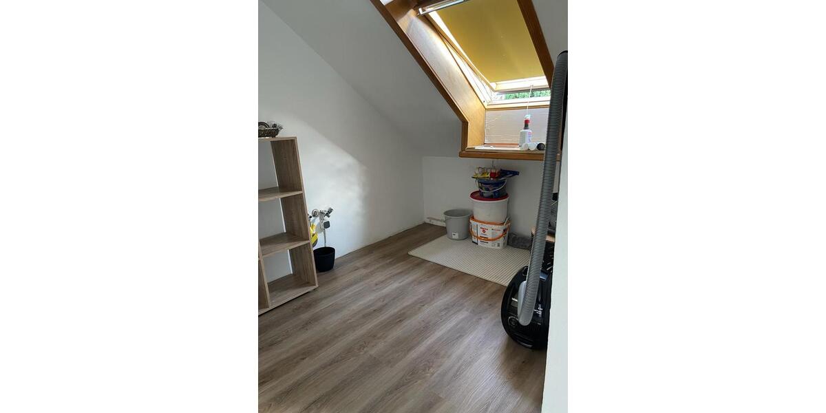 Dachgeschoßwohnung Seelze - 3 Zimmer, 82 m&sup2;, 850&euro; | Angebot:26446937
