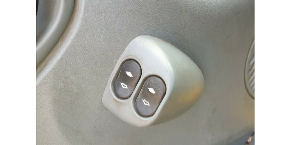 Ford Transit TDCI FT 300 HOCH 1 HAND NAVI AHK 155.000 km 2.200 &euro; Hannover 30179