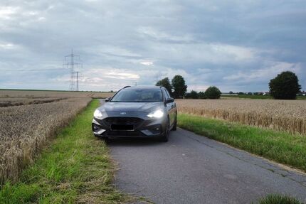 Ford Focus 124.400 km 9.999 &euro; Sarstedt 31157