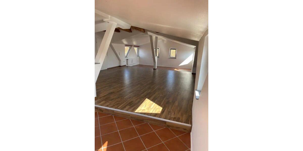 Dachgeschoßwohnung Burgdorf - 2 Zimmer, 100 m&sup2;, 750&euro; | Angebot:26477620