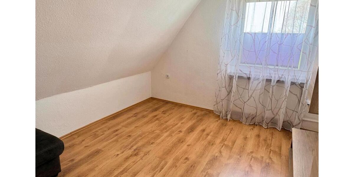 Dachgeschoßwohnung Langenhagen - 2.5 Zimmer, 48 m&sup2;, 430&euro; | Angebot:25633502