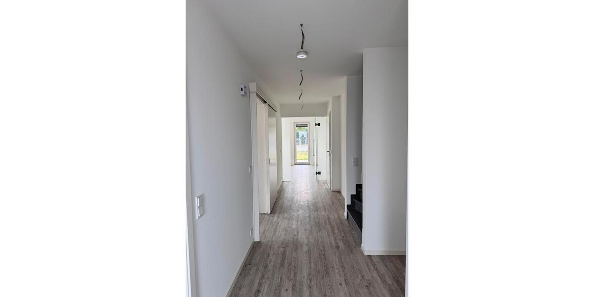 Maisonettenwohnung Wunstorf - 5 Zimmer, 141 m&sup2;, 2.200&euro; | Angebot:25960055