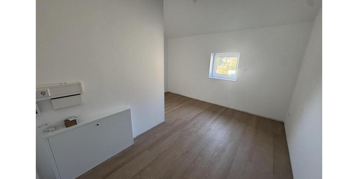 Etagenwohnung Neustadt am Rübenberge - 3.5 Zimmer, 150 m&sup2;, 1.400&euro; | Angebot:25852981