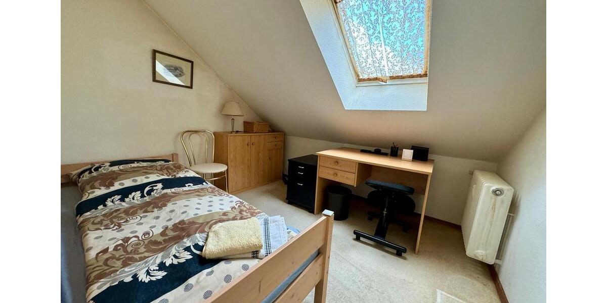 Dachgeschoßwohnung Hannover Herrenhausen-Stöcken - 3 Zimmer, 60 m&sup2;, 730&euro; | Angebot:26224064