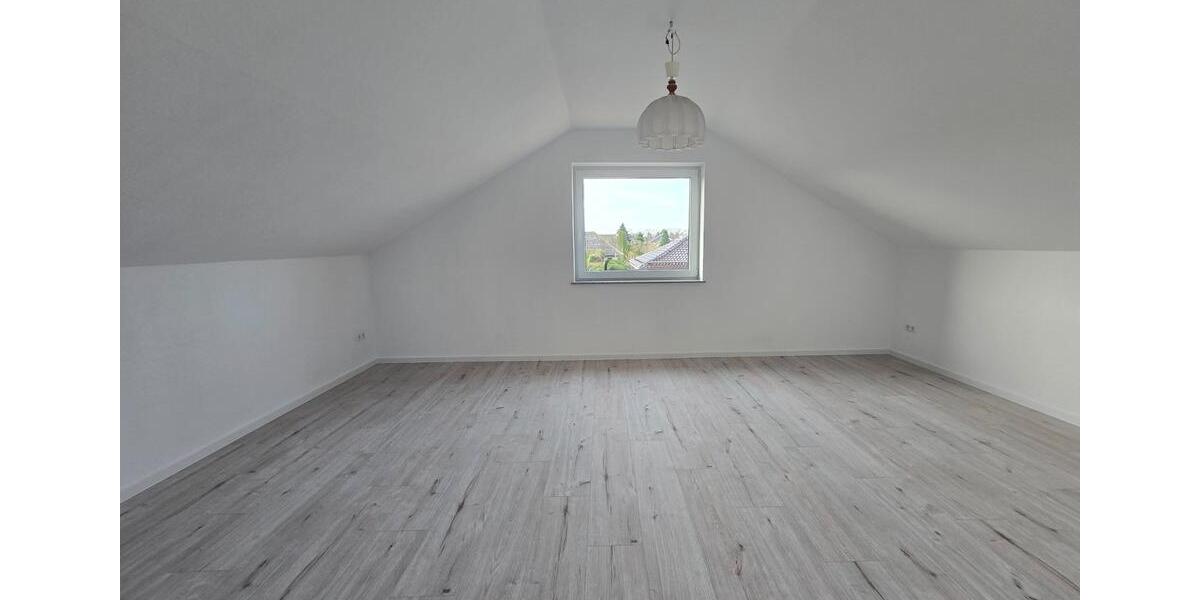 Dachgeschoßwohnung Ronnenberg - 3 Zimmer, 97 m&sup2;, 900&euro; | Angebot:25674744