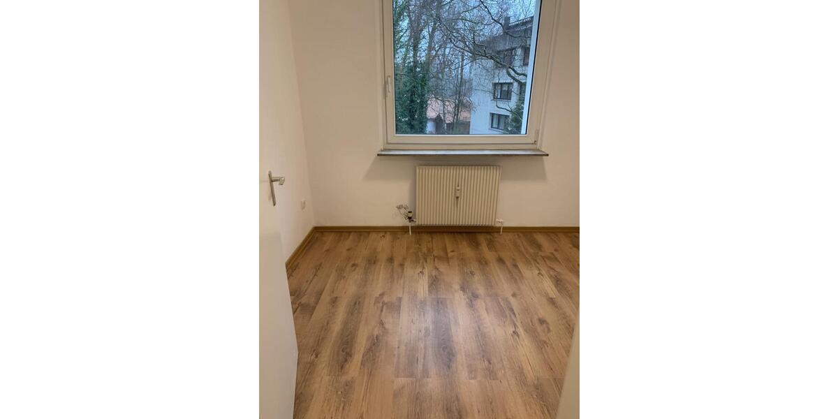 Etagenwohnung Hannover Vahrenwald-List - 4 Zimmer, 100 m&sup2;, 1.750&euro; | Angebot:25362137