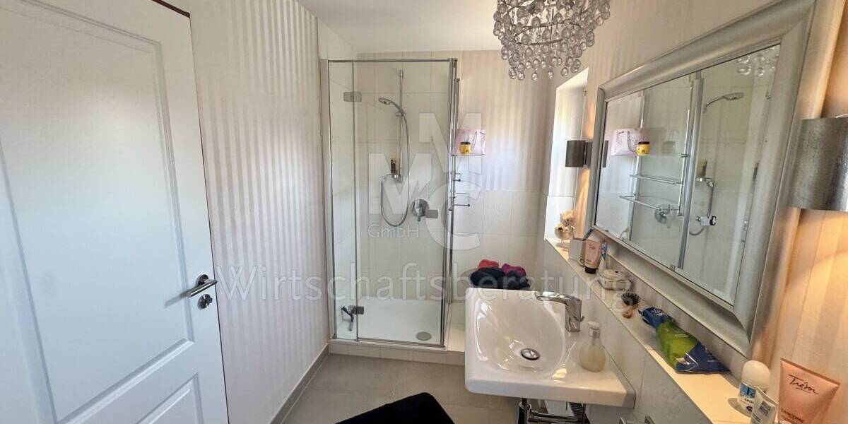 Einfamilienhaus Isernhagen / Altwarmbüchen Altwarmbüchen - 6 Zimmer, 151 m&sup2;, 649.000&euro; | Angebot:26029239