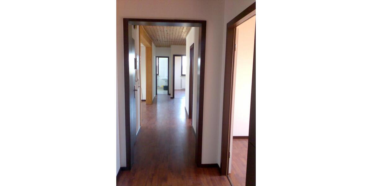 Dachgeschoßwohnung Hemmingen - 3.5 Zimmer, 100 m&sup2;, 850&euro; | Angebot:24350624