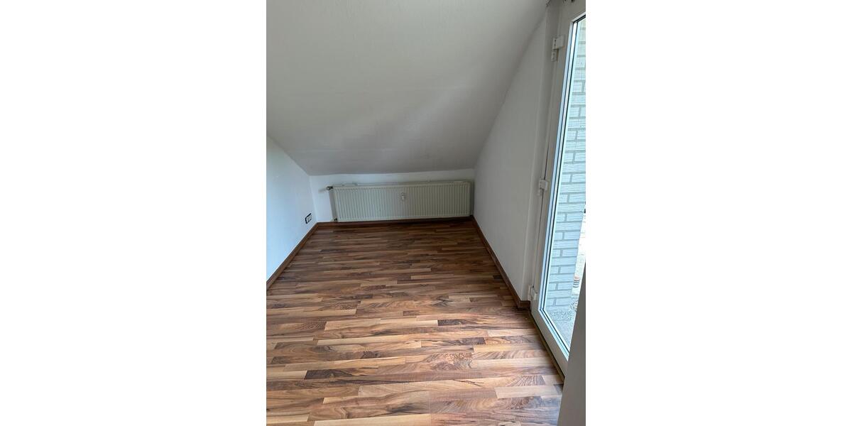 Dachgeschoßwohnung Wedemark - 2.5 Zimmer, 67 m&sup2;, 580&euro; | Angebot:25922657