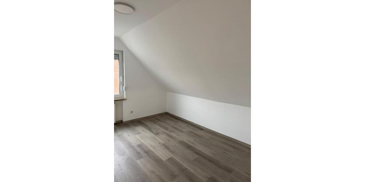 Dachgeschoßwohnung Rodenberg - 3 Zimmer, 56 m&sup2;, 495&euro; | Angebot:26689017