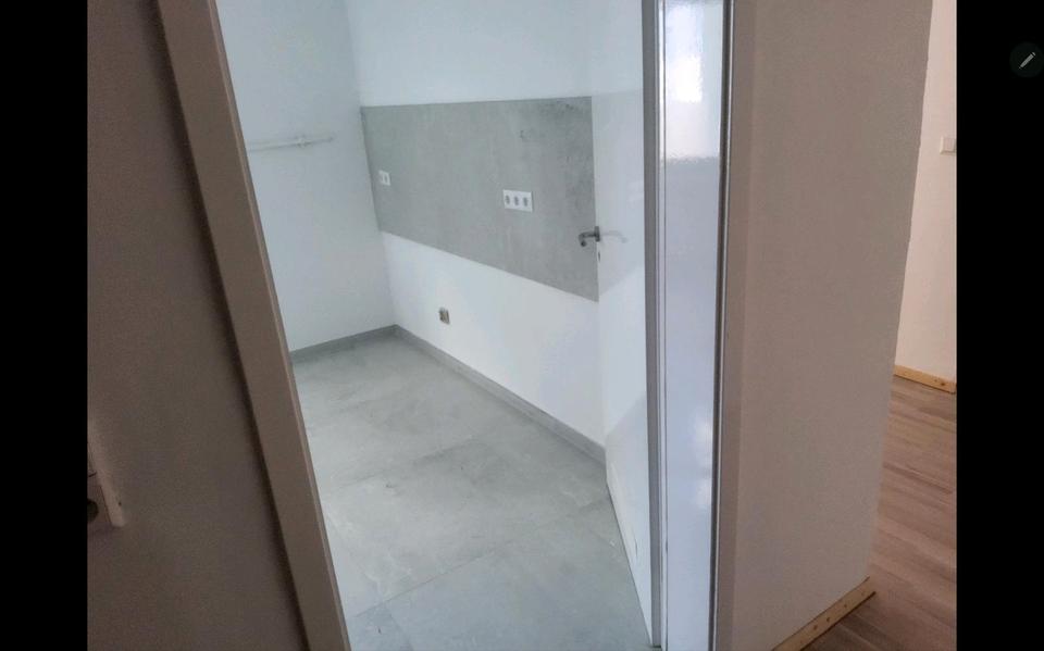 Etagenwohnung Hannover Herrenhausen-Stöcken - 4 Zimmer, 100 m&sup2;, 1.150&euro; | Angebot:25858530