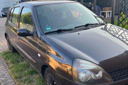 Renault Clio 157.500 km 900 &euro; Garbsen 30823