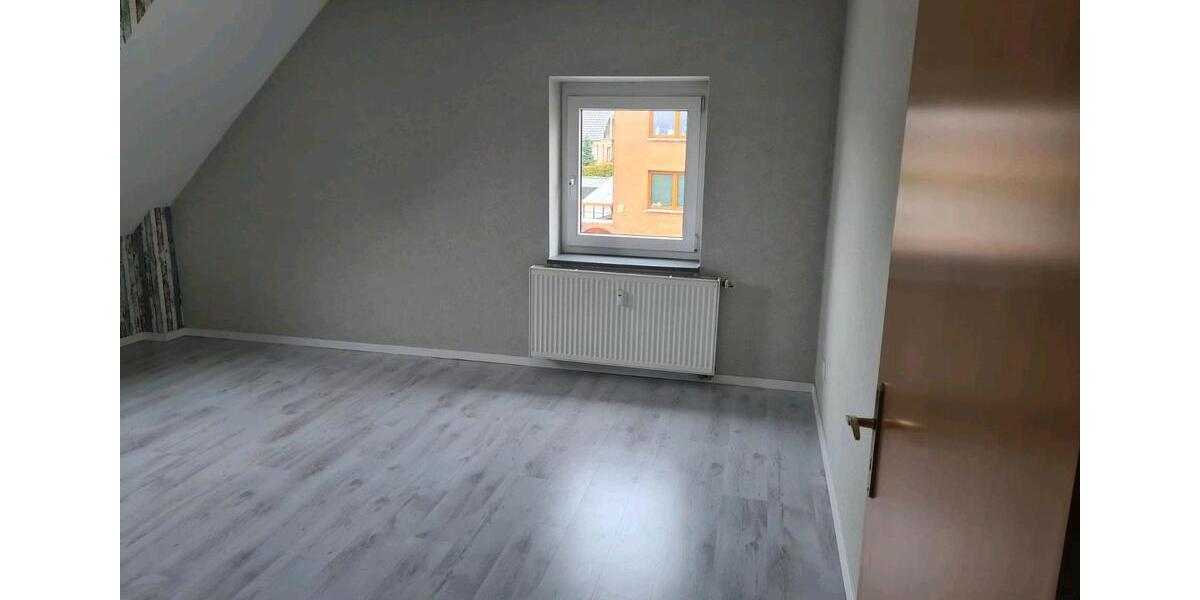Etagenwohnung Seelze - 3 Zimmer, 107 m&sup2;, 850&euro; | Angebot:26368154