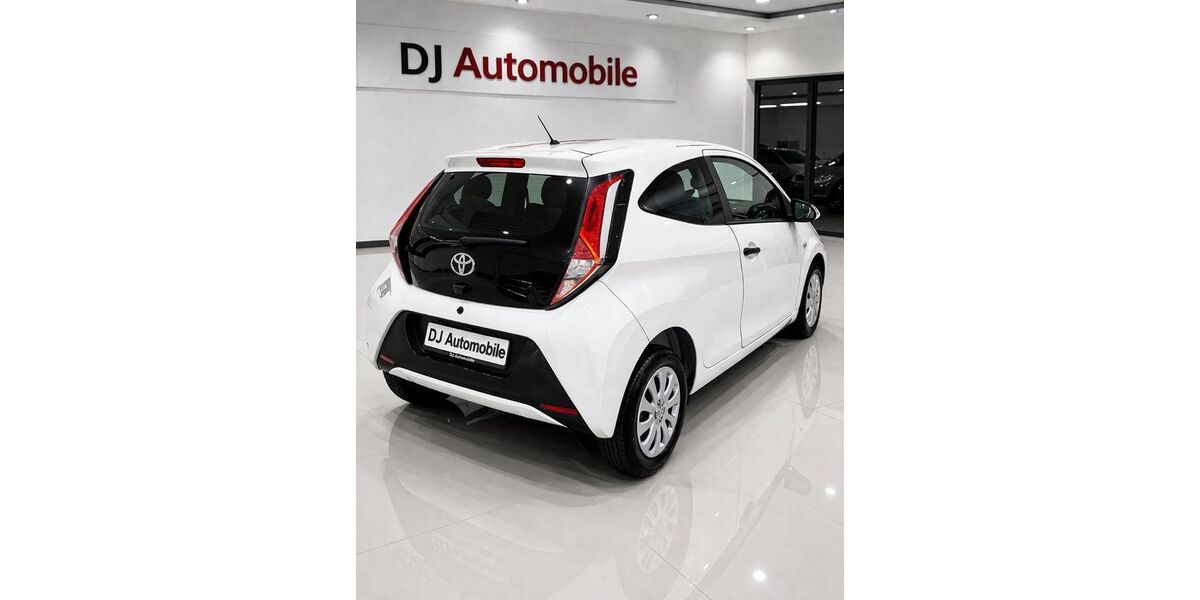 Toyota Aygo (X) 104.000 km 6.480 &euro; Burgdorf 31303