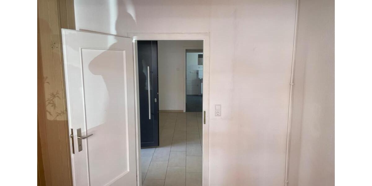 Erdgeschoßwohnung Hannover Herrenhausen-Stöcken - 3 Zimmer, 100 m&sup2;, 1.200&euro; | Angebot:26421306