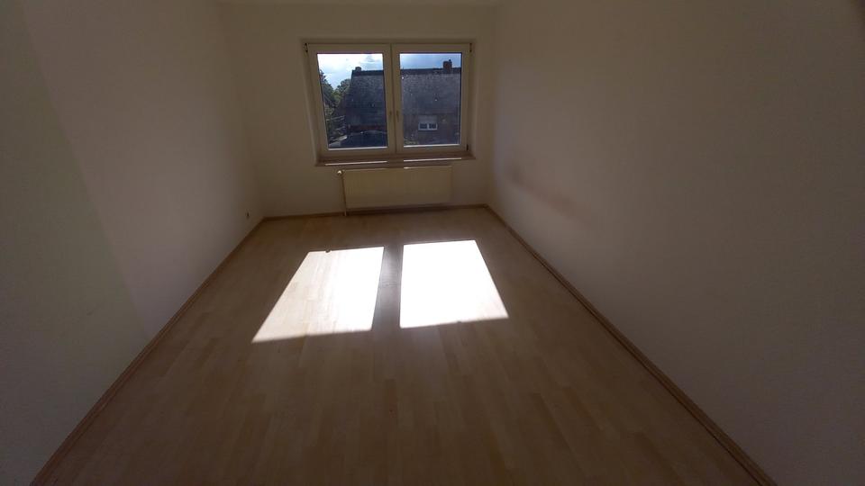 Etagenwohnung Lehrte - 5 Zimmer, 105 m&sup2;, 890&euro; | Angebot:21434317