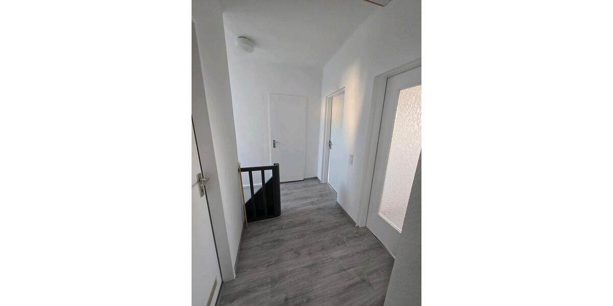 Dachgeschoßwohnung Garbsen - 3 Zimmer, 50 m&sup2;, 500&euro; | Angebot:25394105