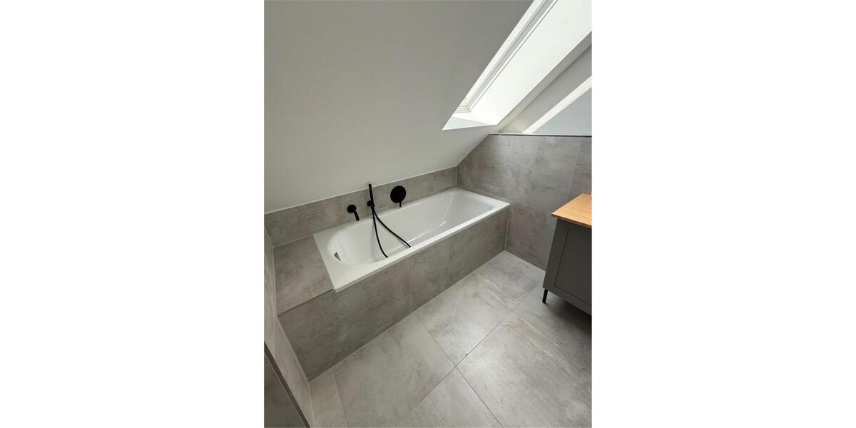 Dachgeschoßwohnung Sarstedt - 3 Zimmer, 73 m&sup2;, 890&euro; | Angebot:25853398