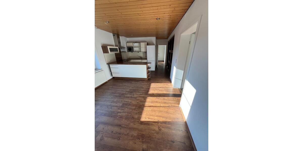 Etagenwohnung Barsinghausen - 3 Zimmer, 100 m&sup2;, 900&euro; | Angebot:25320534