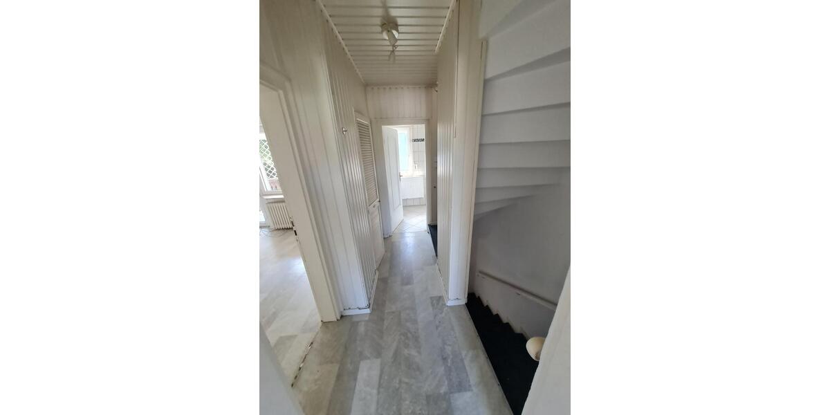 Etagenwohnung Springe - 1 Zimmer, 10 m&sup2;, 300&euro; | Angebot:25402907