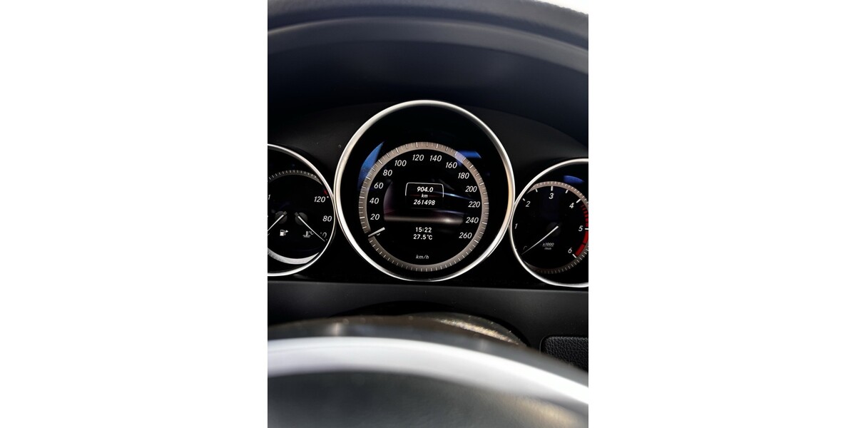 Mercedes-Benz 220 261.498 km 8.500 &euro; Hannover 30159