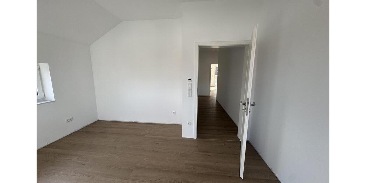 Etagenwohnung Neustadt am Rübenberge - 3.5 Zimmer, 150 m&sup2;, 1.400&euro; | Angebot:25852981
