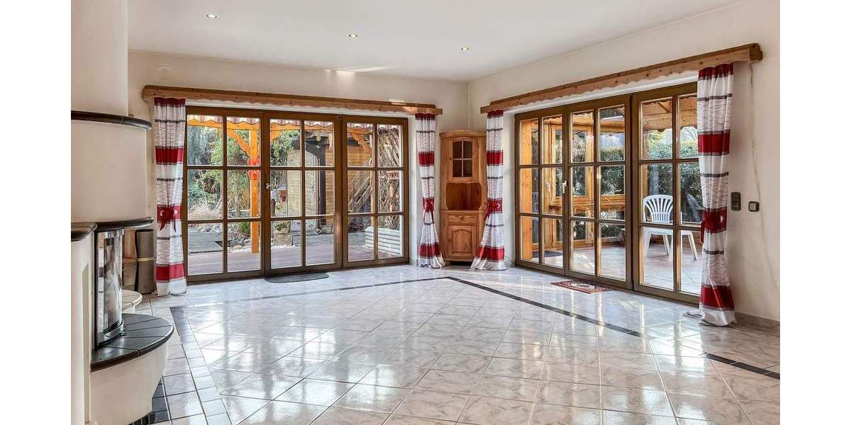 Einfamilienhaus Bad Münder Nienstedt - 8 Zimmer, 231 m&sup2;, 385.000&euro; | Angebot:25744144