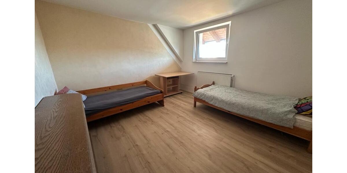 Erdgeschoßwohnung Seelze - 5 Zimmer, 140 m&sup2;, 1.480&euro; | Angebot:25711254