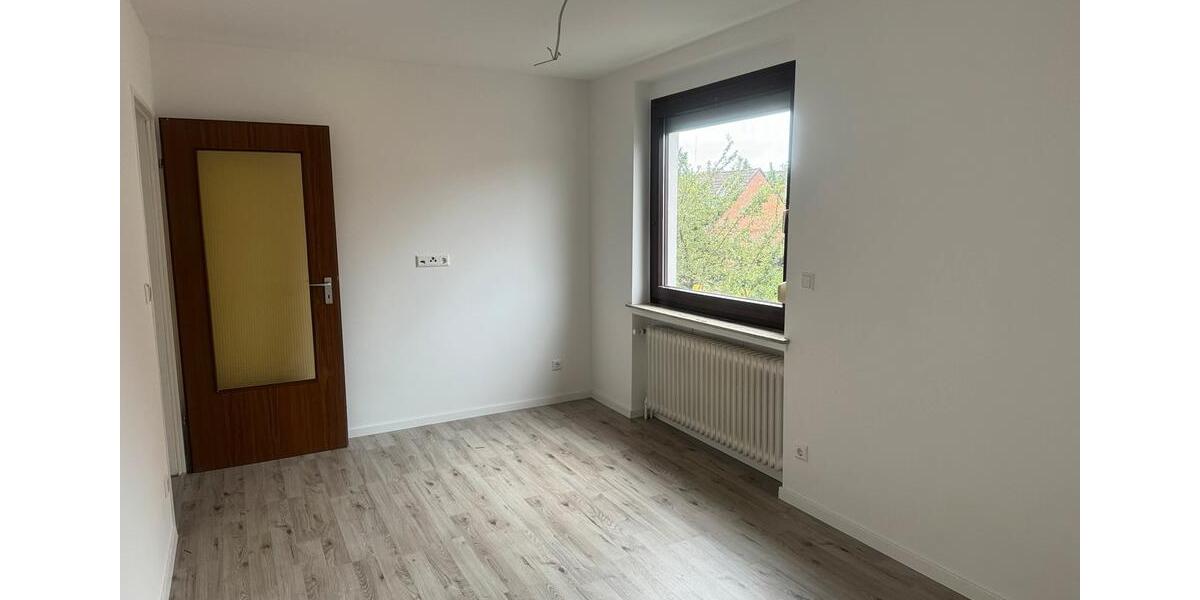 Etagenwohnung Garbsen Berenbostel - 4 Zimmer, 100 m&sup2;, 1.500&euro; | Angebot:25924392