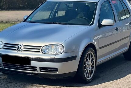 VW Golf 229.380 km 1.390 &euro; Springe 31832