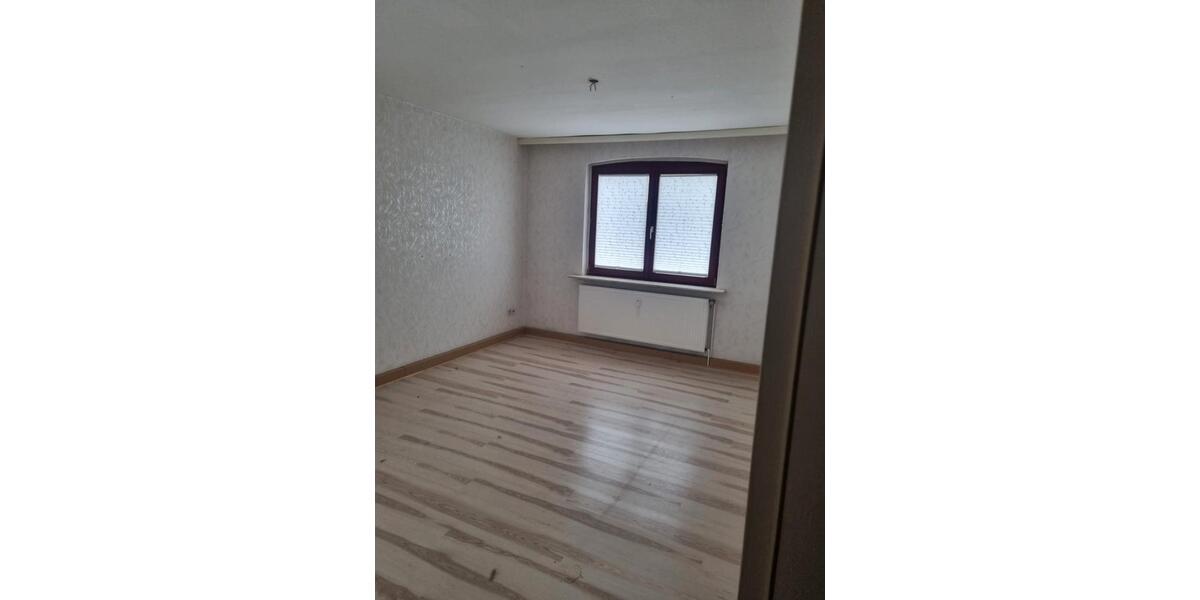 Etagenwohnung Springe - 3.5 Zimmer, 130 m&sup2;, 650&euro; | Angebot:26443667
