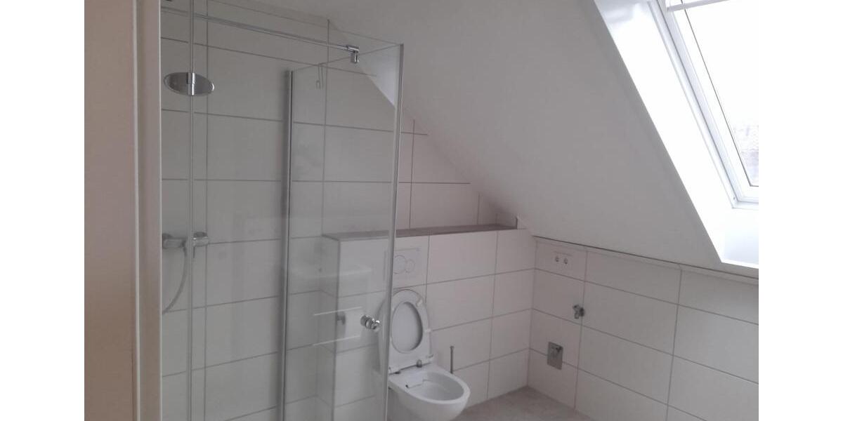 Dachgeschoßwohnung Isernhagen - 3 Zimmer, 75 m&sup2;, 800&euro; | Angebot:25892719