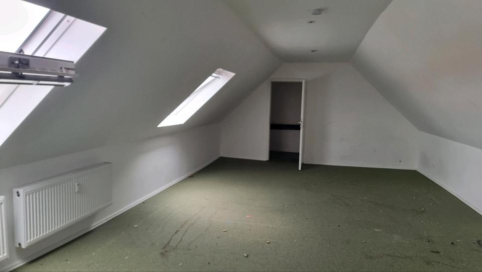 Dachgeschoßwohnung Lehrte - 3 Zimmer, 150 m&sup2;, 1.500&euro; | Angebot:26474575
