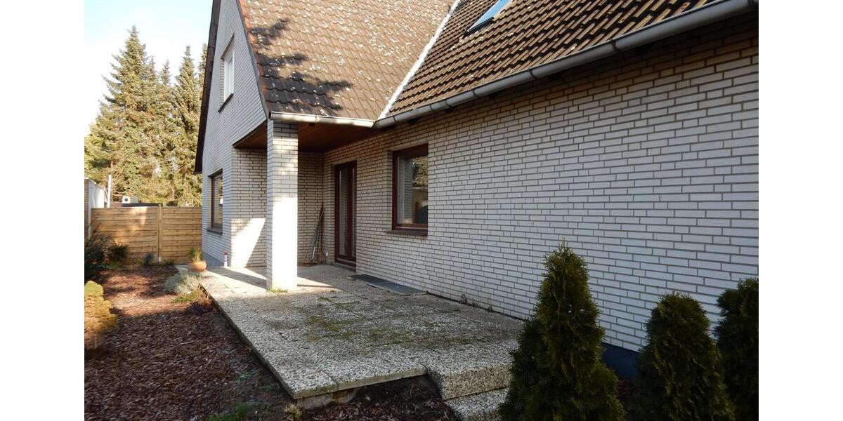 Einfamilienhaus Langenhagen - 8 Zimmer, 220 m&sup2;, 620.000&euro; | Angebot:27158453