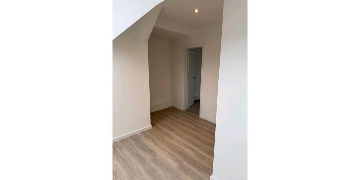 Dachgeschoßwohnung Hannover Vahrenwald-List - 2 Zimmer, 30 m&sup2;, 800&euro; | Angebot:25216419