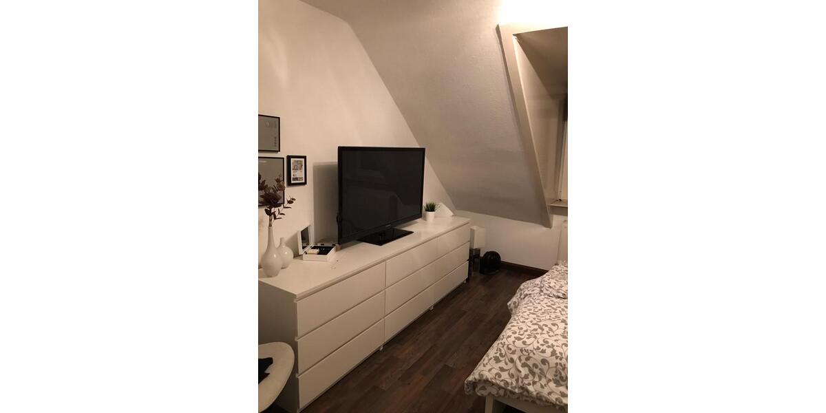 Dachgeschoßwohnung Hannover Vahrenwald-List - 2 Zimmer, 72 m&sup2;, 1.150&euro; | Angebot:25168139