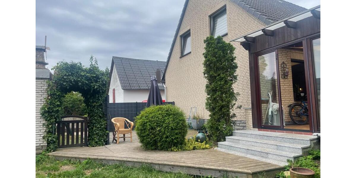 Doppelhaushälfte Lehrte - 6 Zimmer, 215 m&sup2;, 550.000&euro; | Angebot:25809379