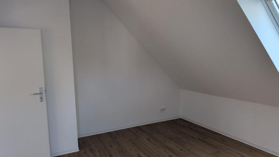 Dachgeschoßwohnung Hannover Linden-Limmer - 2 Zimmer, 64 m&sup2;, 742&euro; | Angebot:26448062