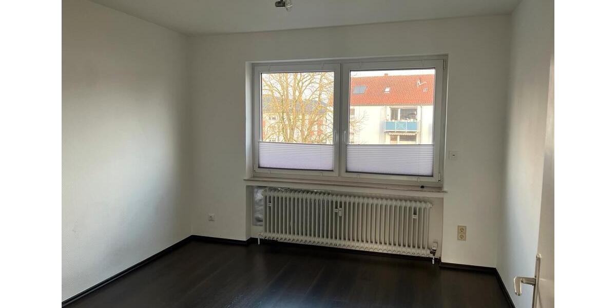 Etagenwohnung Lehrte - 3 Zimmer, 82 m&sup2;, 1.000&euro; | Angebot:25640691