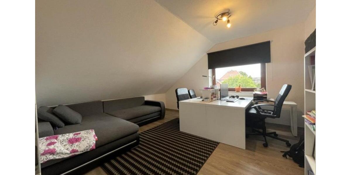 Dachgeschoßwohnung Seelze - 3 Zimmer, 82 m&sup2;, 850&euro; | Angebot:26446937