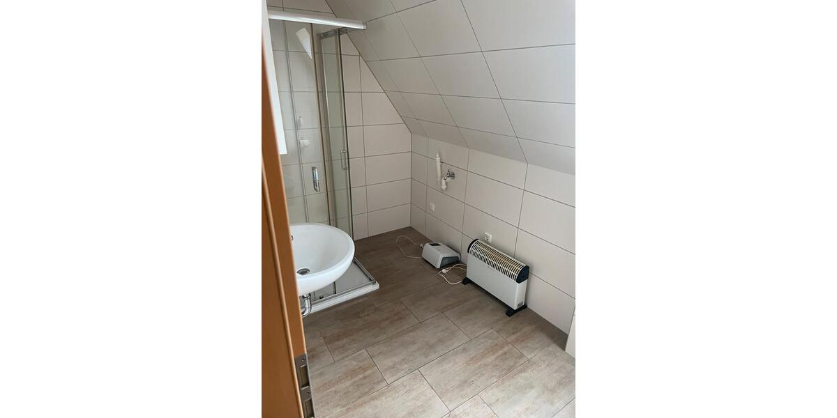 Dachgeschoßwohnung Schwarmstedt - 1 Zimmer, 35 m&sup2;, 360&euro; | Angebot:25916816