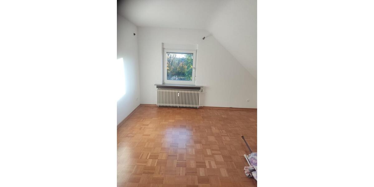 Dachgeschoßwohnung Seelze - 3 Zimmer, 72 m&sup2;, 826&euro; | Angebot:25925812
