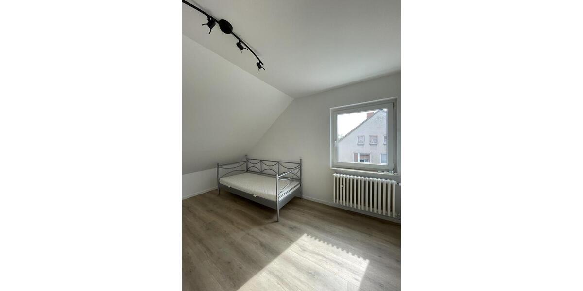 Dachgeschoßwohnung Hannover Ahlem-Badenstedt-Davenstedt - 4 Zimmer, 69 m&sup2;, 550&euro; | Angebot:25921165