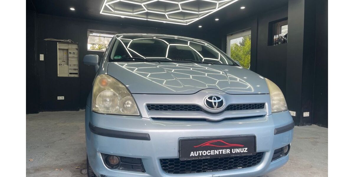 Toyota Corolla Verso 77.000 km 2.399 &euro; Pattensen 30982