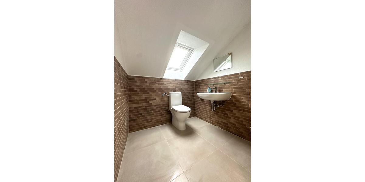 Dachgeschoßwohnung Ronnenberg - 3 Zimmer, 97 m&sup2;, 900&euro; | Angebot:25674744