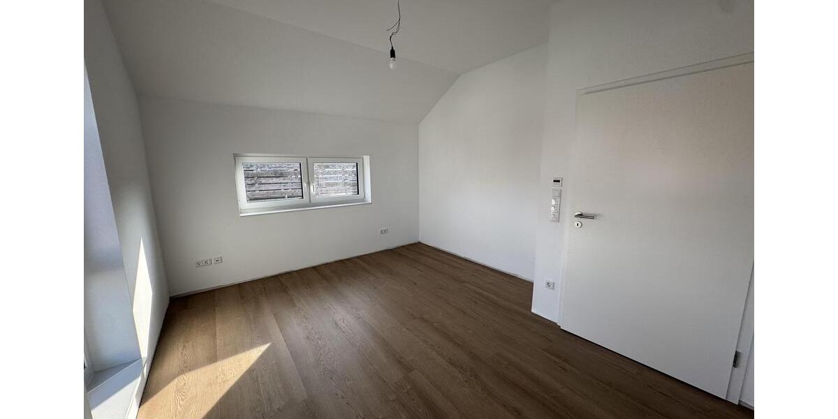 Etagenwohnung Neustadt am Rübenberge - 3.5 Zimmer, 150 m&sup2;, 1.400&euro; | Angebot:25852981