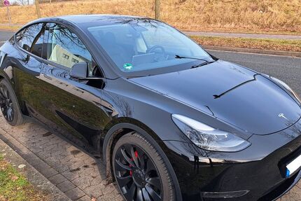 Tesla Model Y 26.600 km 37.900 &euro; Hannover 30559