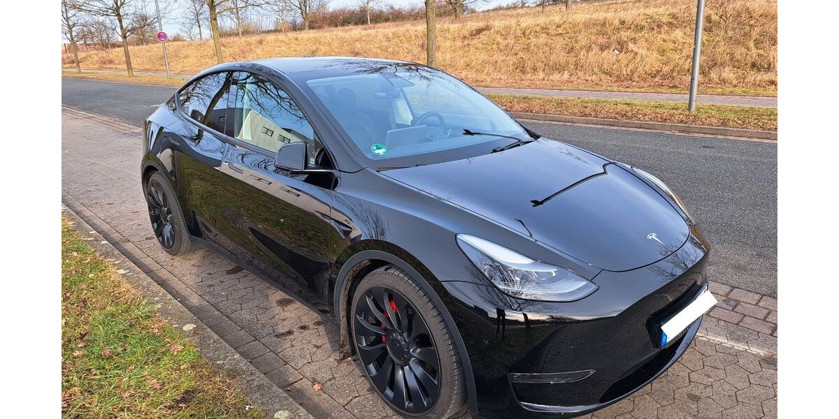 Tesla Model Y 26.600 km 37.900 &euro; Hannover 30559